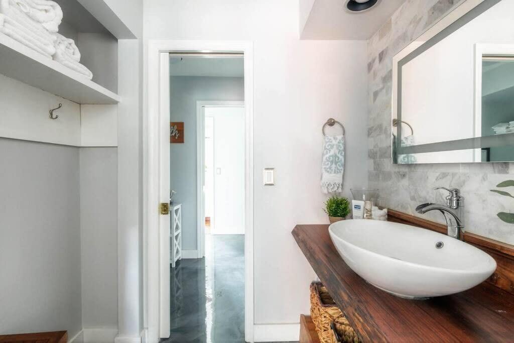 Walk To Broadway Charming Modern Historic Townhome Nashville Esterno foto