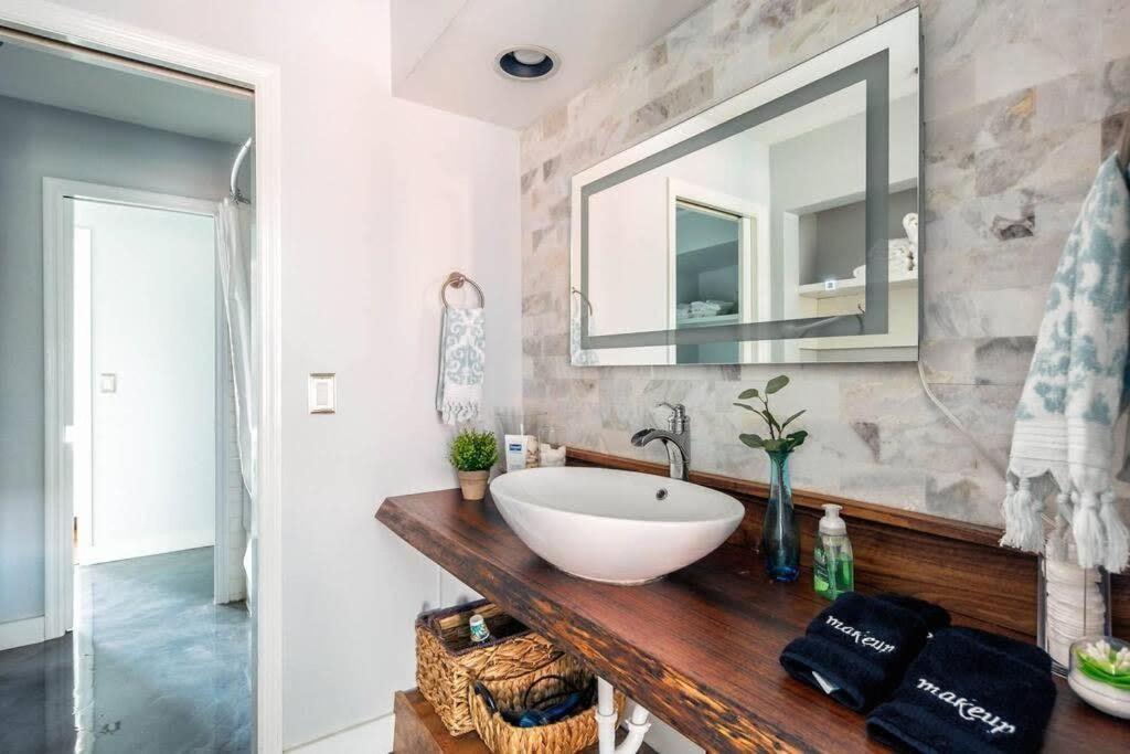 Walk To Broadway Charming Modern Historic Townhome Nashville Esterno foto
