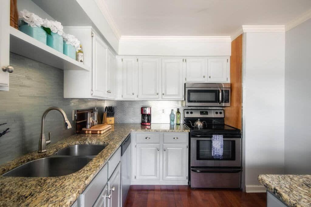 Walk To Broadway Charming Modern Historic Townhome Nashville Esterno foto