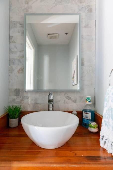 Walk To Broadway Charming Modern Historic Townhome Nashville Esterno foto