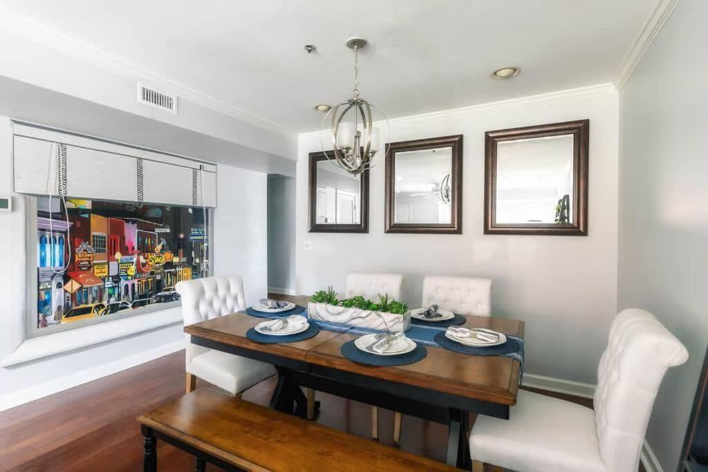 Walk To Broadway Charming Modern Historic Townhome Nashville Esterno foto