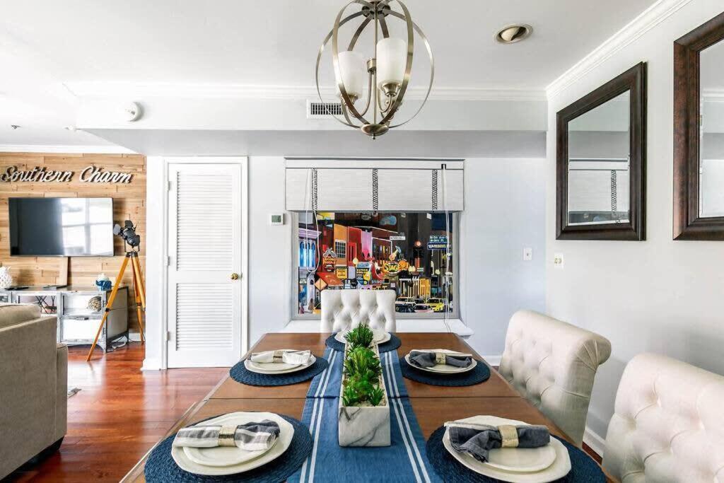 Walk To Broadway Charming Modern Historic Townhome Nashville Esterno foto